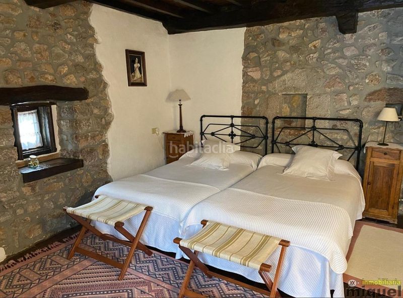 Foto b58ad2b5-3842-43dd-8b5f-b18d4eb31961. Casa a Peñamellera Baja