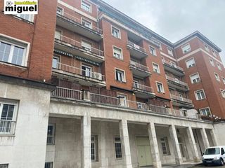 Appartamento  Plaza luis hauzeur. Gran piso de 321m2 con garaje cerrado y aparcamiento en urbaniza