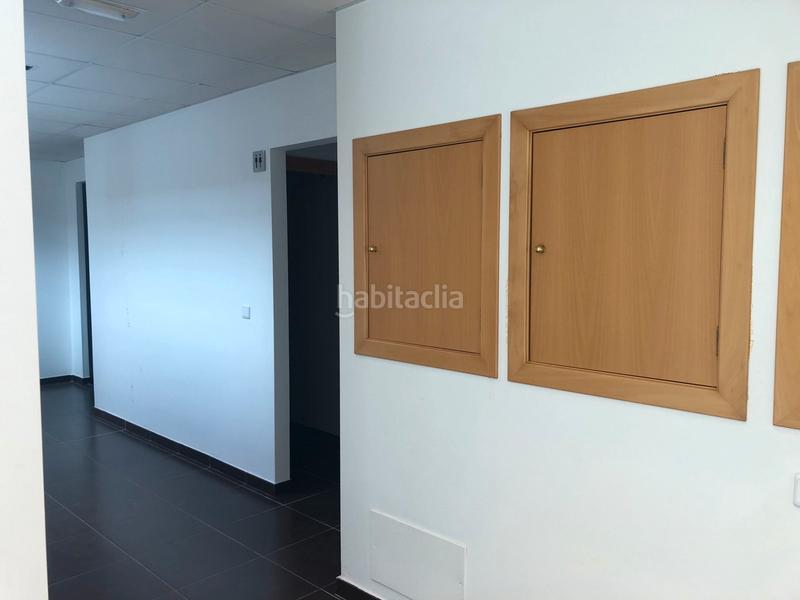 Foto 04b49110-c396-4096-a1c1-545440f18c9e. Rent office space in Vilaboa Sur Culleredo