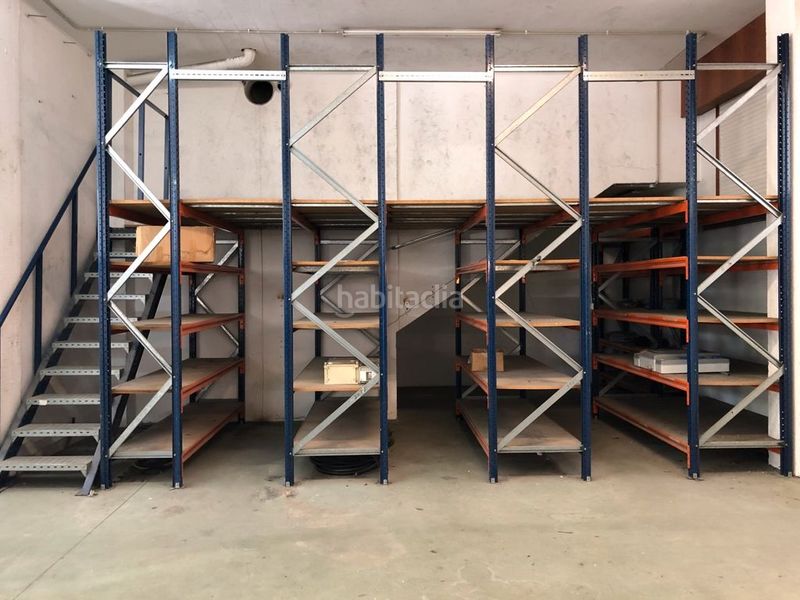 Foto 4d8ab787-8c39-4676-bfd2-a78e36a5a418. Local comercial a Os Mallos Coruña (A)