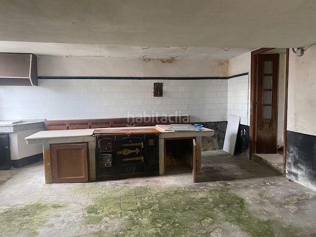 Foto ecf64952-2cc0-47e1-ba35-166838438475. Masia amb aparcament a Aranga