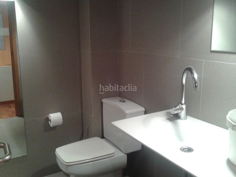 Foto c099d94c-a2d2-4a5b-b787-afe7a99ef134. Affitto ufficio in rúa juan de la cierva 16 in Vioño Coruña (A)