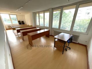 Büro in Reyes Católicos