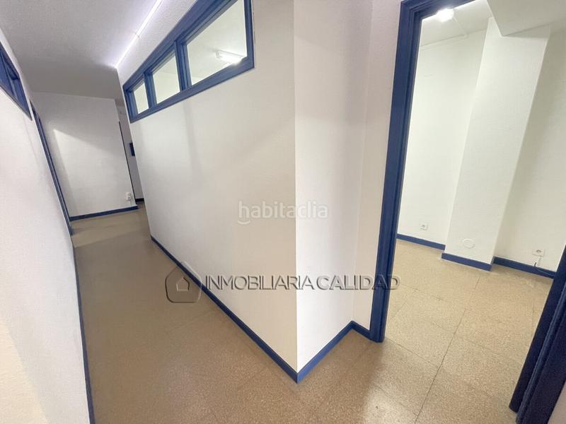 Foto e296d9f0-ea48-4702-b504-43be06249617. Rent office space with heating in Reyes Católicos Burgos