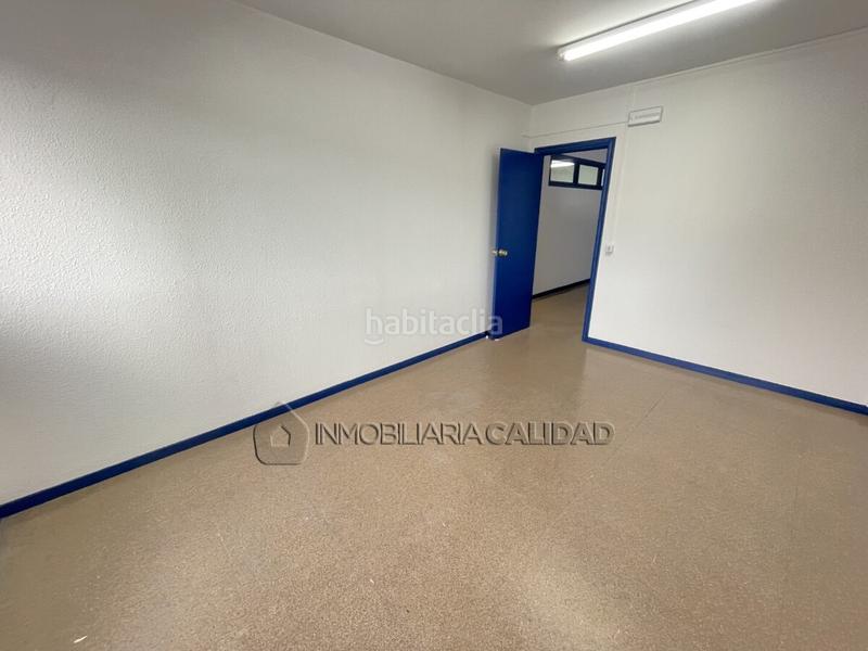 Foto fd1d557e-cf54-4729-8b97-1921b0e74568. Rent office space with heating in Reyes Católicos Burgos