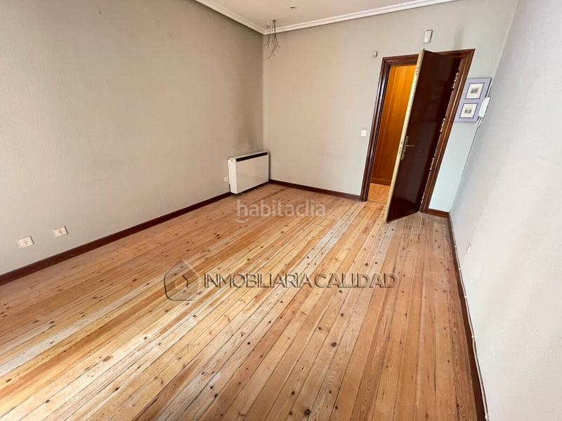 Foto f623e772-47ff-40a9-b47f-34010504b676. Affitto ufficio con riscaldamento in Villa Pilar Burgos