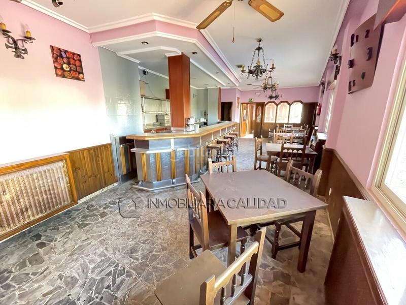 Foto 905804c5-52c9-43f5-95e8-cfa14bb2b639. Location local commercial avec chauffage dans Villalonquéjar Burgos