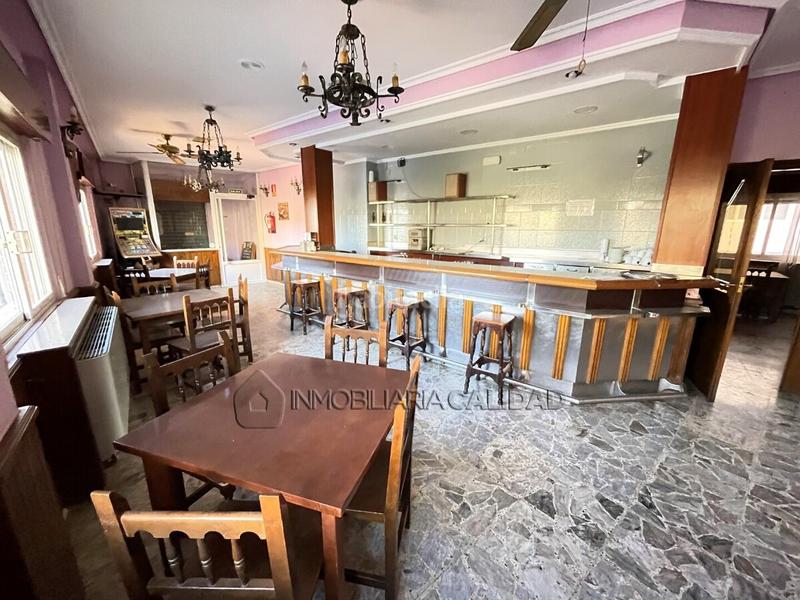 Foto 1d819d19-3d83-44de-856b-754375c2609d. Affitto locale commerciale con riscaldamento in Villalonquéjar Burgos