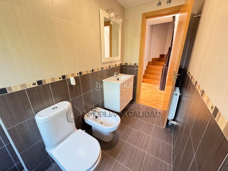 Foto c191d665-5c8b-496d-a282-9af567562f66. Casa con riscaldamento in Barriada de Yagüe Burgos