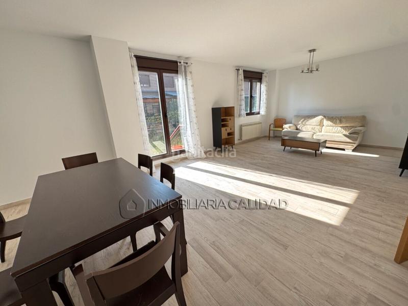 Foto fdef4210-0c50-4278-9b4d-28a8bfce5cfc. Casa con riscaldamento in Barriada de Yagüe Burgos