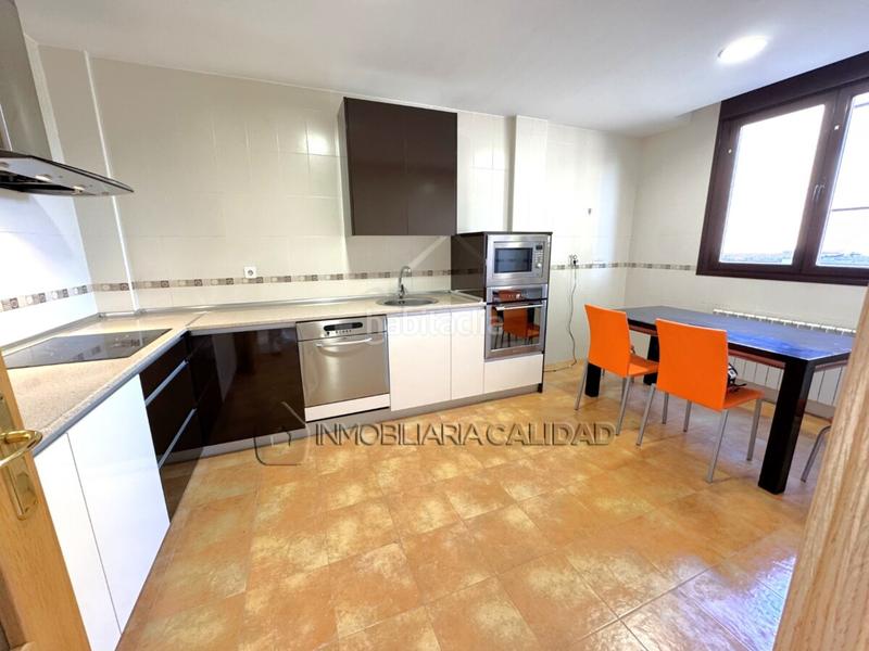 Foto 5816910a-9a8d-4632-ab91-5ff9e88b49ee. Maison avec chauffage dans Barriada de Yagüe Burgos