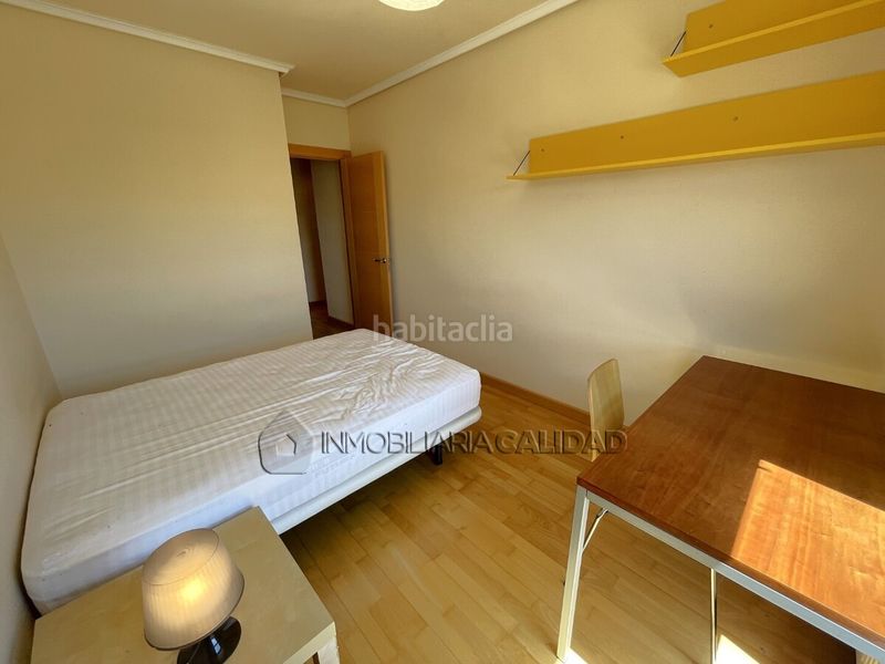 Foto cb122c44-7374-45f4-81bf-185fa5d2c3bc. Pis amb calefacció aparcament a Universidad - Las Huelgas Burgos