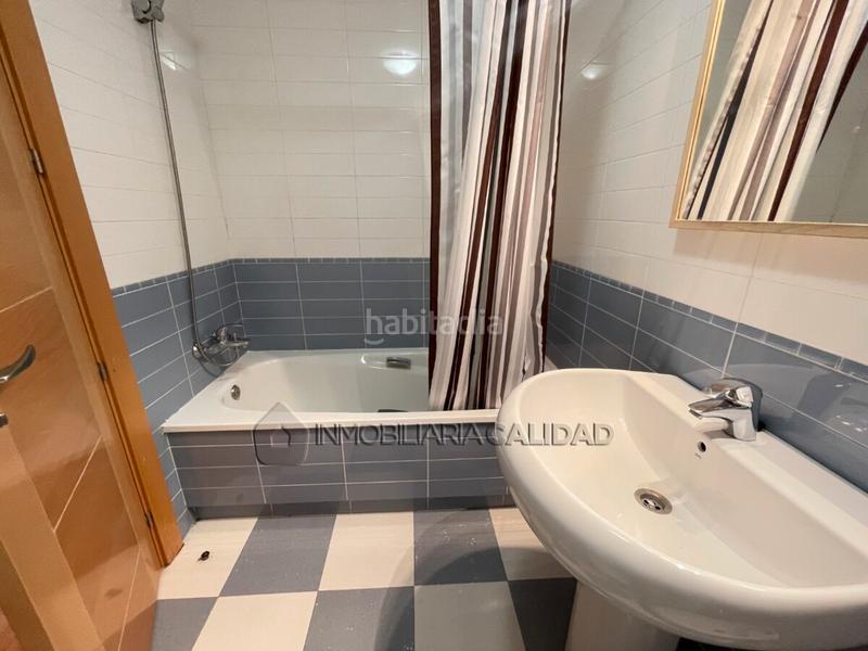 Foto 10b242c3-dbd3-4892-a41f-d3a7e1722073. Rent flat with heating parking in Universidad - Las Huelgas Burgos
