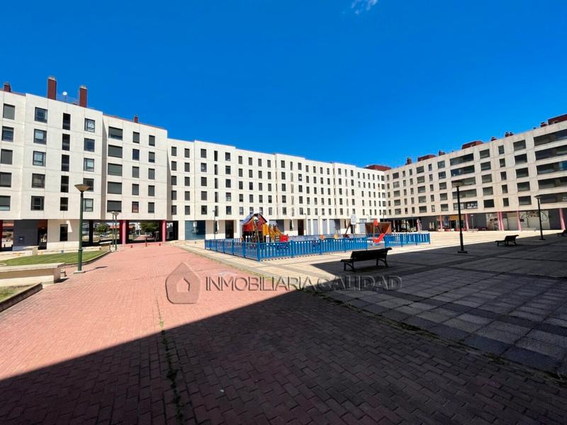 Foto f729b3d5-07fe-44d2-ae44-f784672fe7fa. Rent flat with heating parking in Universidad - Las Huelgas Burgos