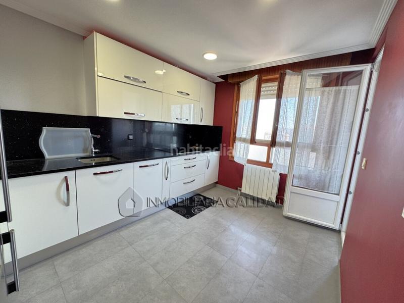 Foto b56f6c29-1e86-4f2e-a2a9-4ab72ee47938. Rent flat with heating parking in Illera Burgos
