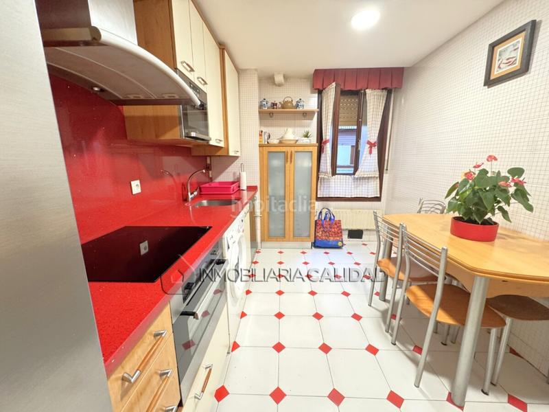 Foto 18ae2317-f201-4c7d-baff-2def29f92116. Flat with heating parking in Universidad - Las Huelgas Burgos