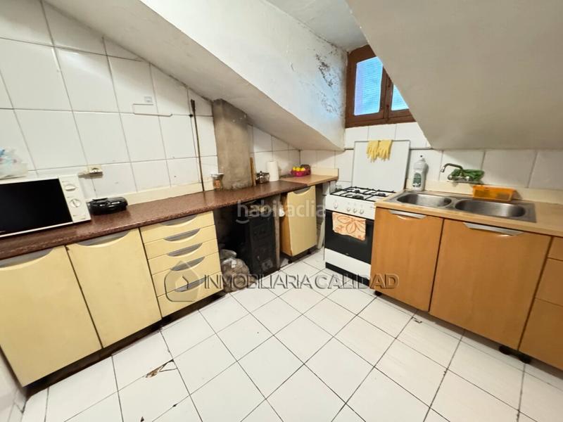 Foto f4640e2e-c181-4ed7-83f5-b20bba33c479. Flat with heating in San Pedro de la Fuente Burgos