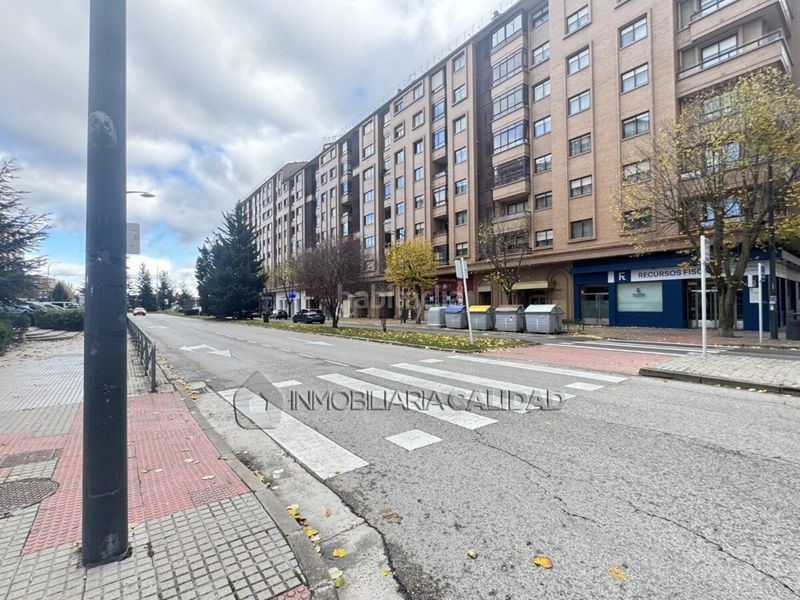 Foto a28338c7-2848-4200-8d88-048fbe898d7c. Aparcament cotxe a Los Vadillos - R. Sanitaria - Pozanos Burgos