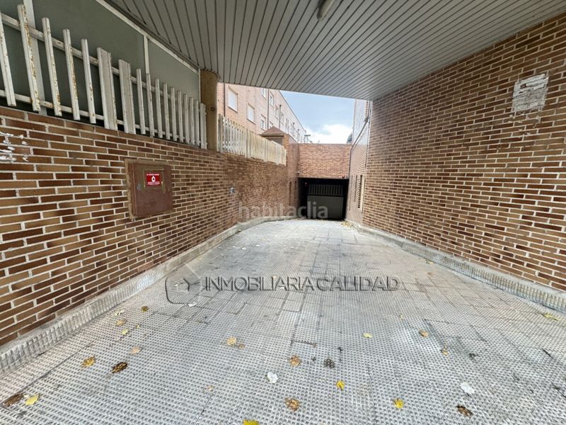 Foto f7a86bb3-7b12-4bdf-8d93-ae8df8b6db80. Aparcament cotxe a Los Vadillos - R. Sanitaria - Pozanos Burgos