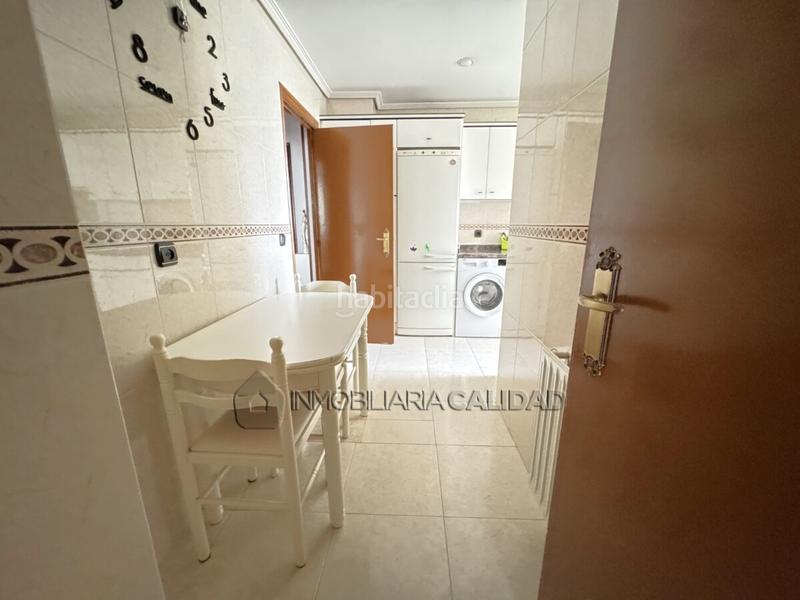 Foto d0f65b68-2a1e-472f-832a-63fc6aa77797. Flat with heating in Plantío - Alcampo Burgos