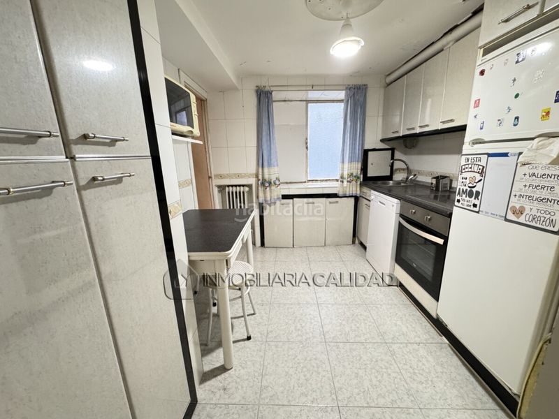 Foto b98cc6d3-8d46-4e07-82f7-5871c08af1d7. Piso en Casco Antiguo Burgos