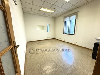 Affitto Ufficio in Los Vadillos - R. Sanitaria - Pozanos