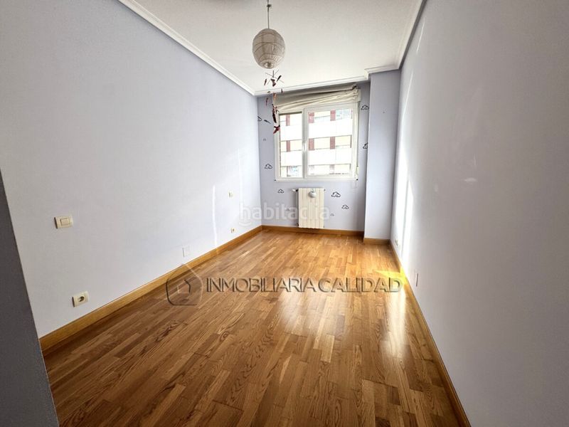 Foto b3858054-ad9f-4e72-9770-f54d2710eba5. Piso en Universidad - Las Huelgas Burgos