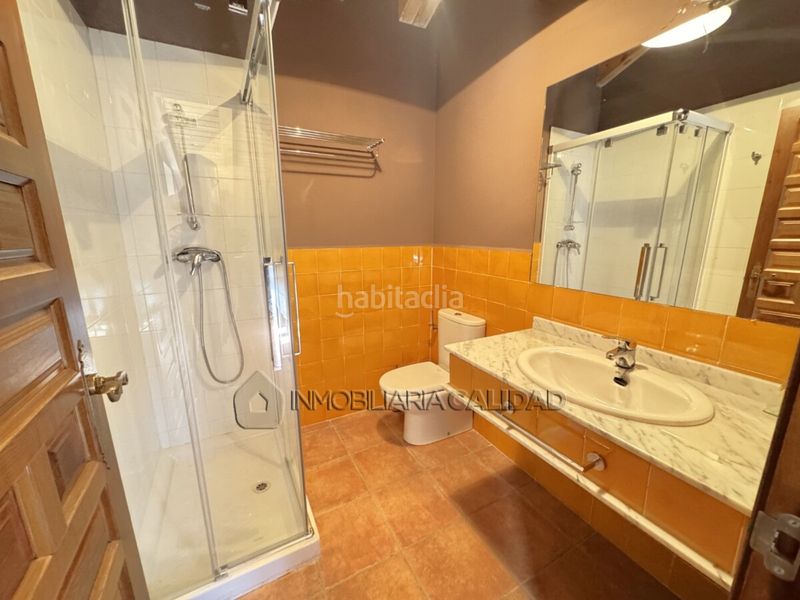 Foto 1848a64f-3519-427b-8998-f34a6d2b9949. Casa amb calefacció aparcament a Villazopeque