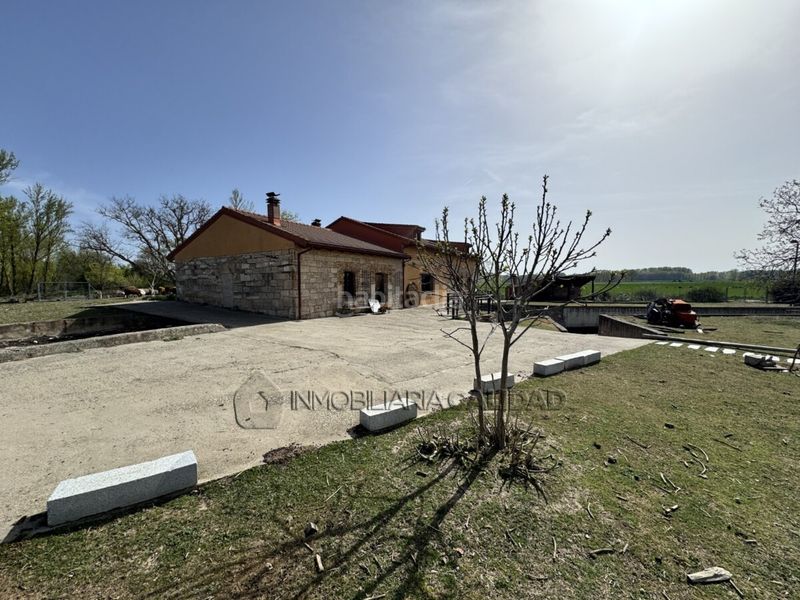 Foto 30cc218e-91da-483c-9b12-b38e4364d24e. Casa amb calefacció aparcament a Villazopeque