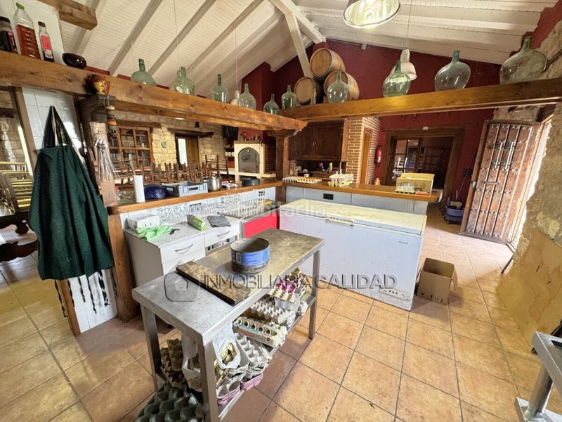 Foto f5e42d8f-c495-40a6-b30a-58ae40fffba8. Casa amb calefacció aparcament a Villazopeque