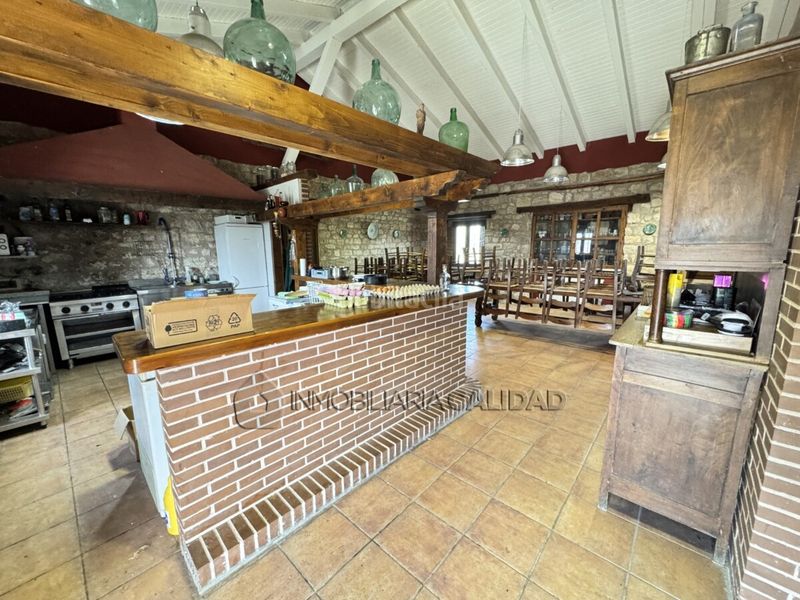 Foto f7f964c4-35bb-4c67-bde3-9defed0db750. Casa amb calefacció aparcament a Villazopeque