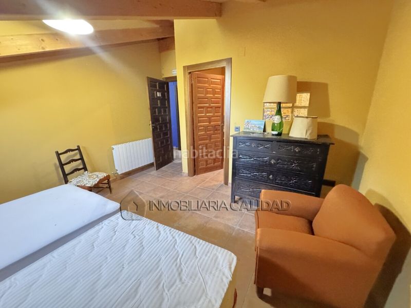 Foto 59354852-8983-4937-9f27-307591d4488b. Casa amb calefacció aparcament a Los Vadillos - R. Sanitaria - Pozanos Burgos