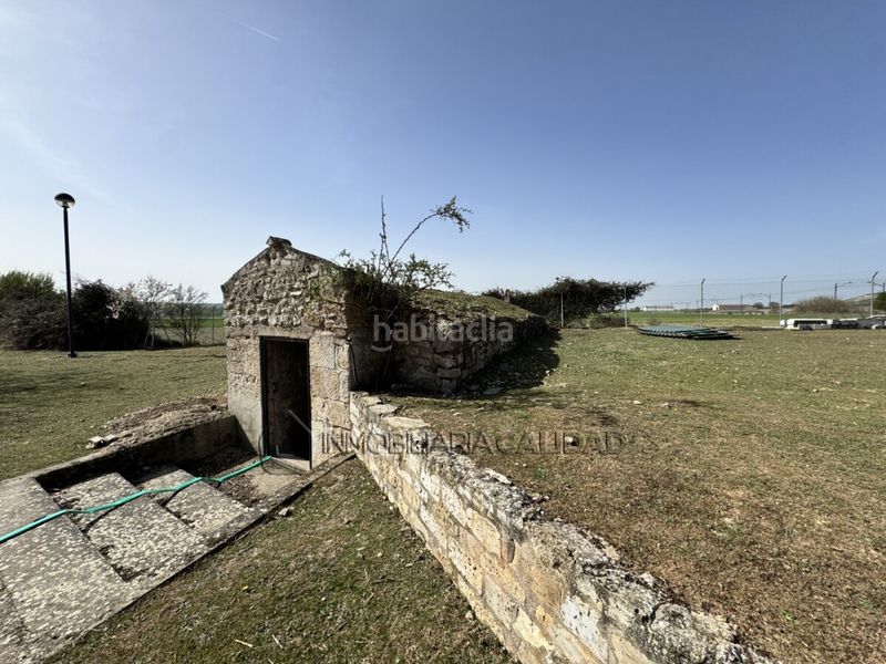 Foto c7525587-4131-429a-bbba-4ed6aebf1aec. Casa amb calefacció aparcament a Los Vadillos - R. Sanitaria - Pozanos Burgos