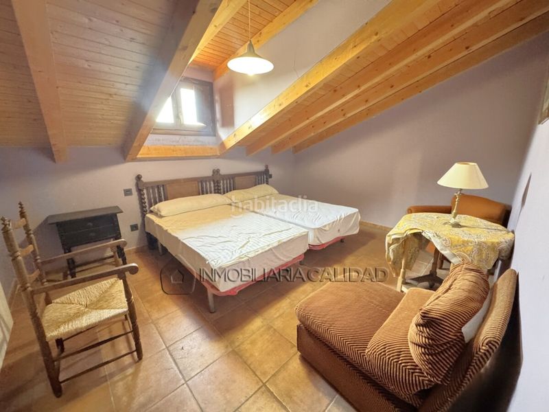 Foto c9f117d9-c691-4acb-bebd-00789e5cc6ec. Casa amb calefacció aparcament a Los Vadillos - R. Sanitaria - Pozanos Burgos