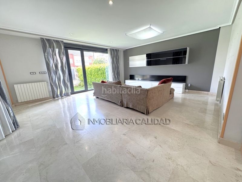 Foto 6307f5fb-1909-4896-97ab-254822592d1a. Casa amb calefacció aparcament piscina a Universidad - Las Huelgas Burgos