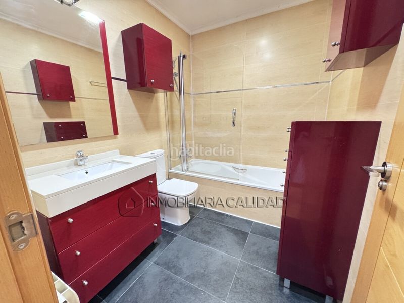 Foto a926680b-9e5b-451f-b3e7-a683290004e3. Casa amb calefacció aparcament piscina a Universidad - Las Huelgas Burgos