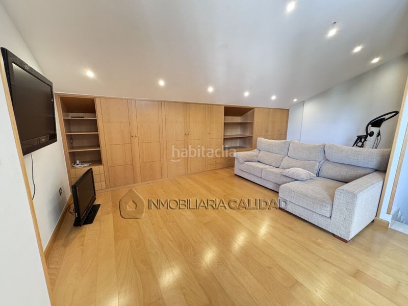 Foto d260a255-32ea-4f72-900b-80473449efea. Casa amb calefacció aparcament piscina a Universidad - Las Huelgas Burgos
