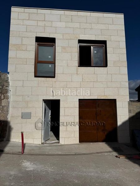 Foto f7d3e184-a592-4f54-bc80-21a61aa666d5. Casa amb calefacció aparcament a Albillos