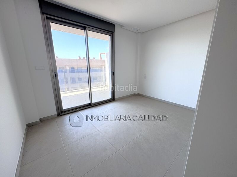Foto 1993fc7f-0153-438b-84e2-4cbf057be755. Piso en Playa Tamarit-Playa Lissa Santa Pola