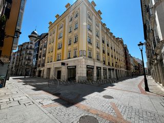 Rent Flat in Casco Antiguo