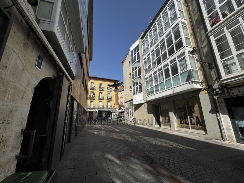 Foto 1c7b8fe1-cd06-4986-ae0d-ffd92cbea0ca. Pis amb calefacció a Casco Antiguo Burgos