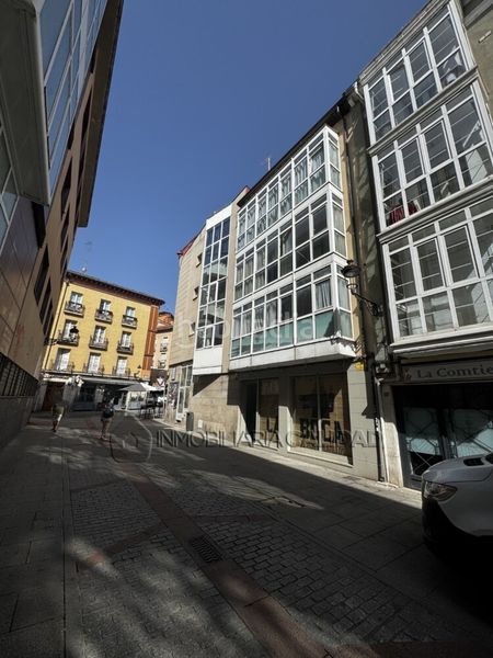 Foto 0a5393f9-d43b-4426-8469-168f43d5014c. Piso en Casco Antiguo Burgos