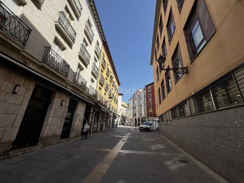 Foto af871cb8-cbc2-4987-8ca3-d1052aaa83cc. Piso en Casco Antiguo Burgos