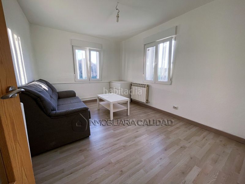 Foto 5959108e-d7fc-41e7-8b07-ad556dbaa6a4. Casa amb calefacció a Universidad - Las Huelgas Burgos