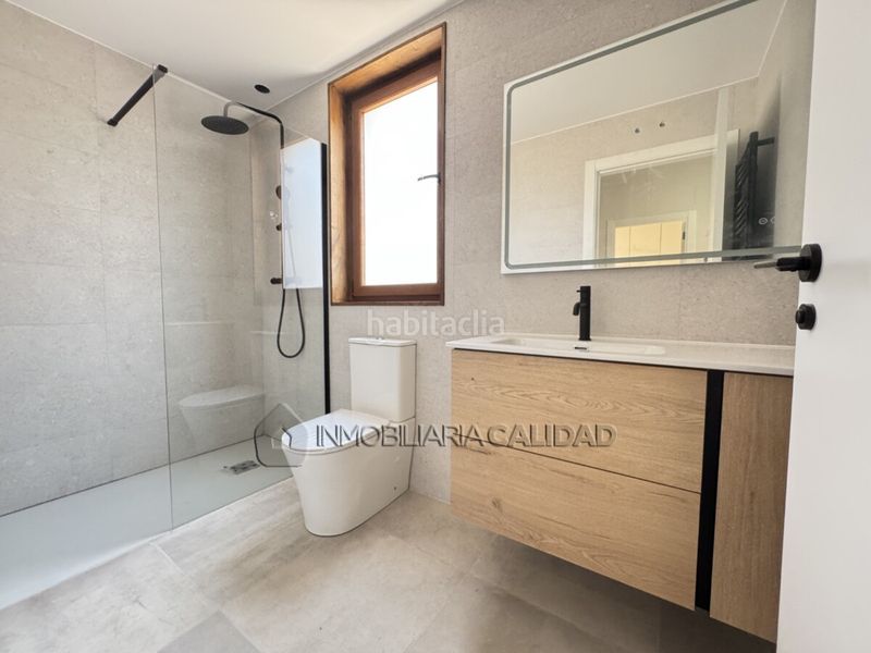 Foto 5cbe0781-ce0f-41dd-a431-90862b999600. Casa amb calefacció aparcament a Albillos