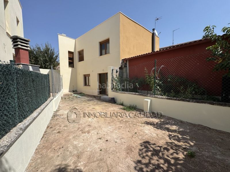 Foto a24a4d46-c5f0-44f3-bce3-f30c872f7b1b. Casa amb calefacció aparcament a Albillos