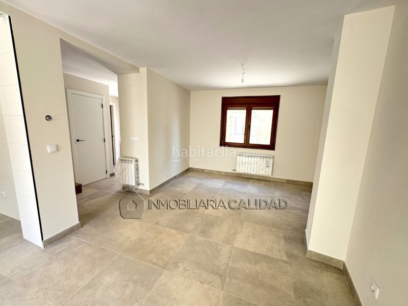 Foto eac3d1a0-19c7-4cb0-a082-e9474a6ccaaa. Casa amb calefacció aparcament a Albillos