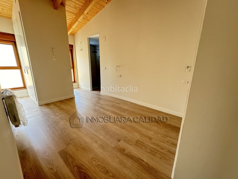 Foto 66dd9253-95de-444a-adc2-c872dc996c0e. Casa amb calefacció aparcament a Albillos