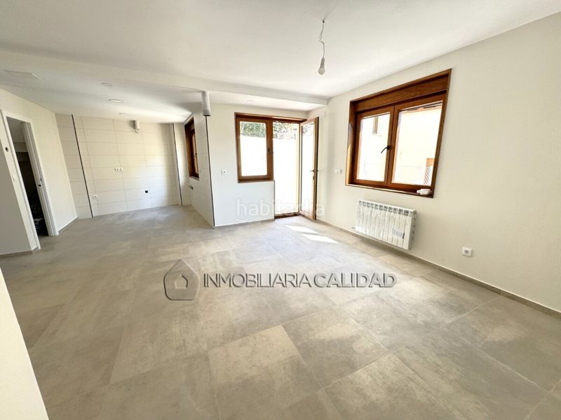Foto 7c216a52-2b9e-4262-9d71-d03e718c374d. Casa amb calefacció aparcament a Albillos