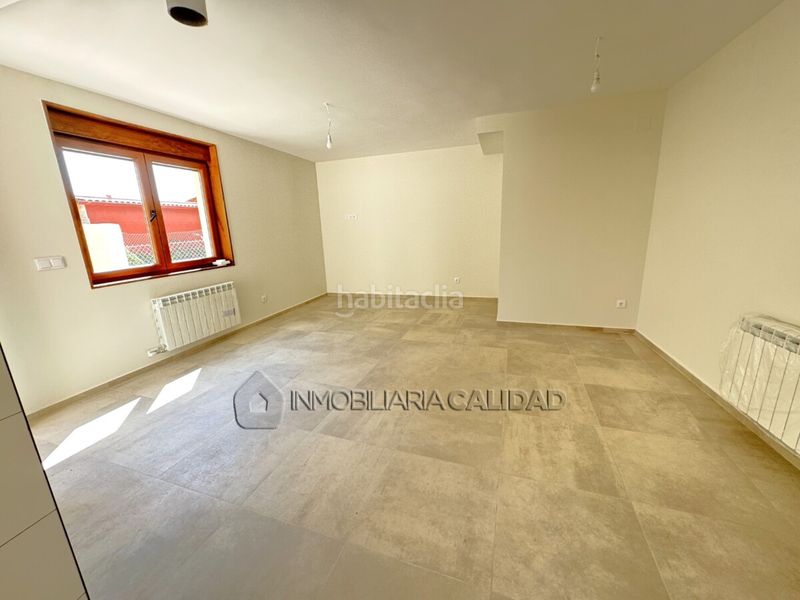 Foto e815277c-3cd6-4175-a728-86f74cf8fac2. Casa amb calefacció aparcament a Albillos
